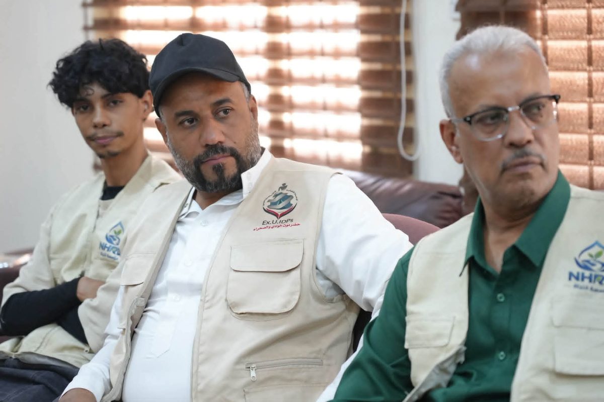 لقاء رسمي وميداني في العبر لبحث تجهيز مخيم جديد لاستقبال النازحين الجدد في حضرموت.
